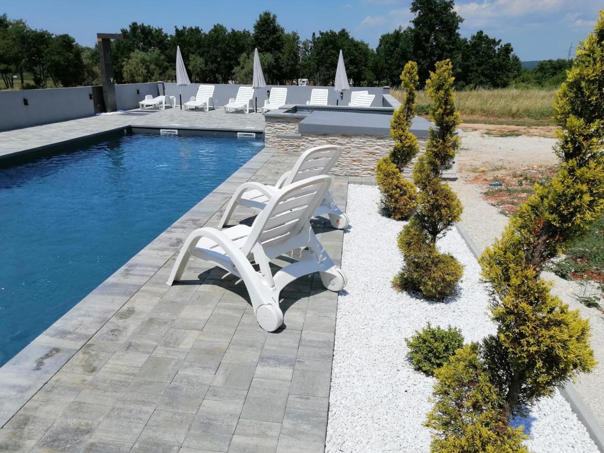 Apartment Camelia Porec Bagian luar foto