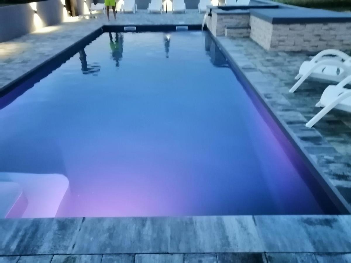 Apartment Camelia Porec Bagian luar foto