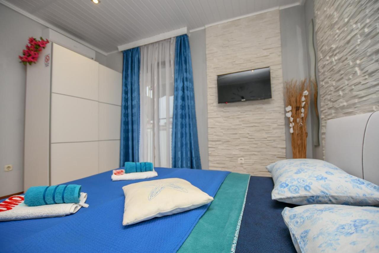 Apartment Camelia Porec Bagian luar foto