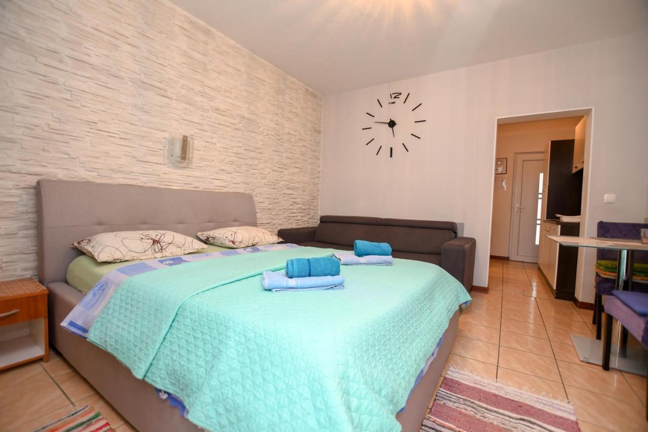 Apartment Camelia Porec Bagian luar foto