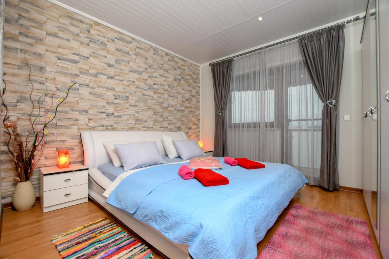 Apartment Camelia Porec Bagian luar foto