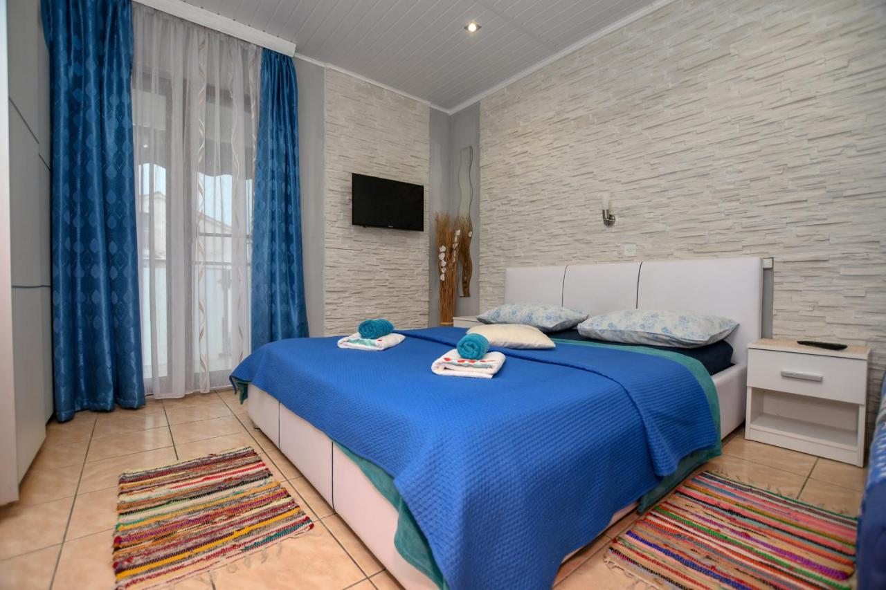 Apartment Camelia Porec Bagian luar foto
