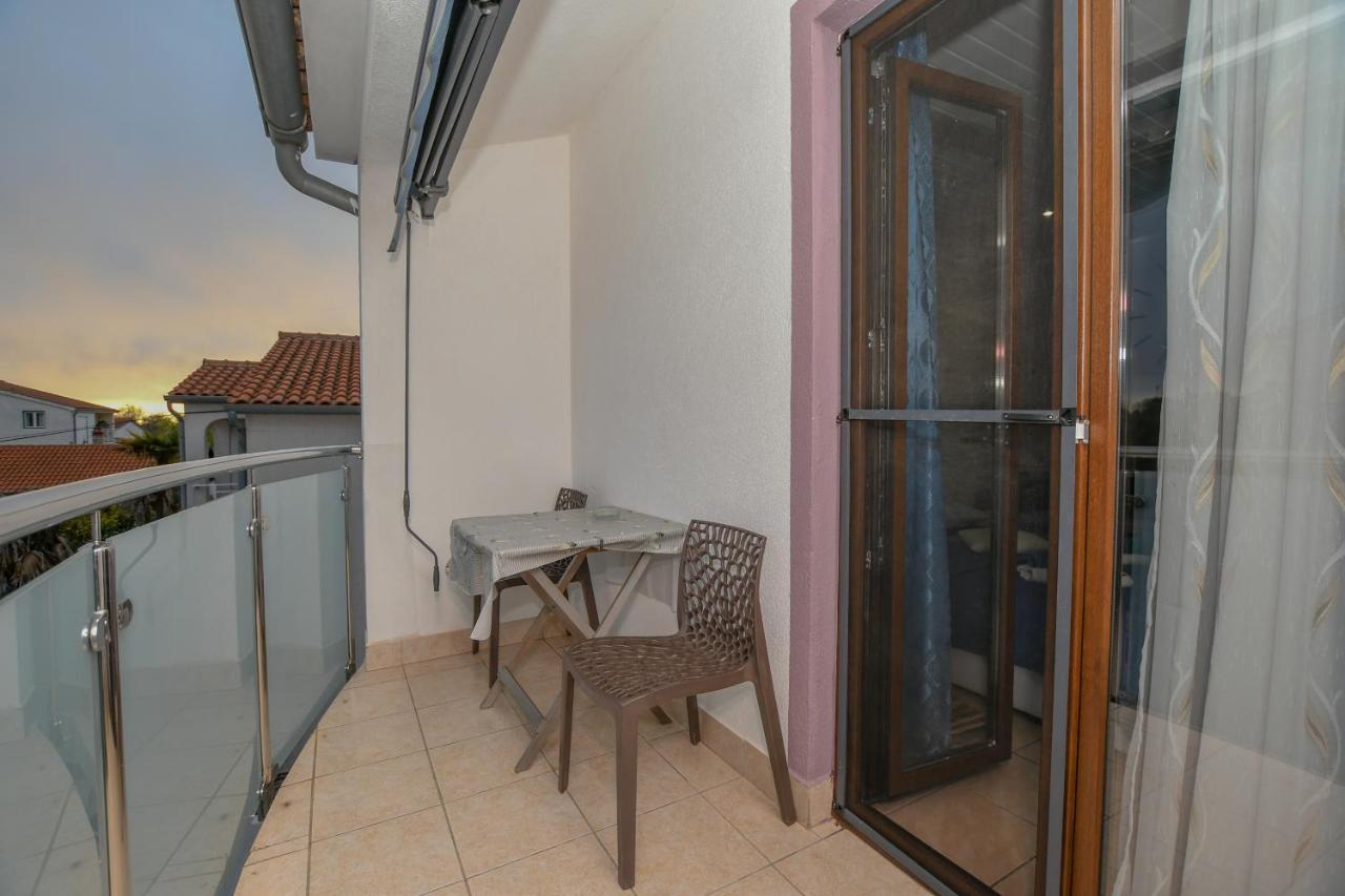 Apartment Camelia Porec Bagian luar foto