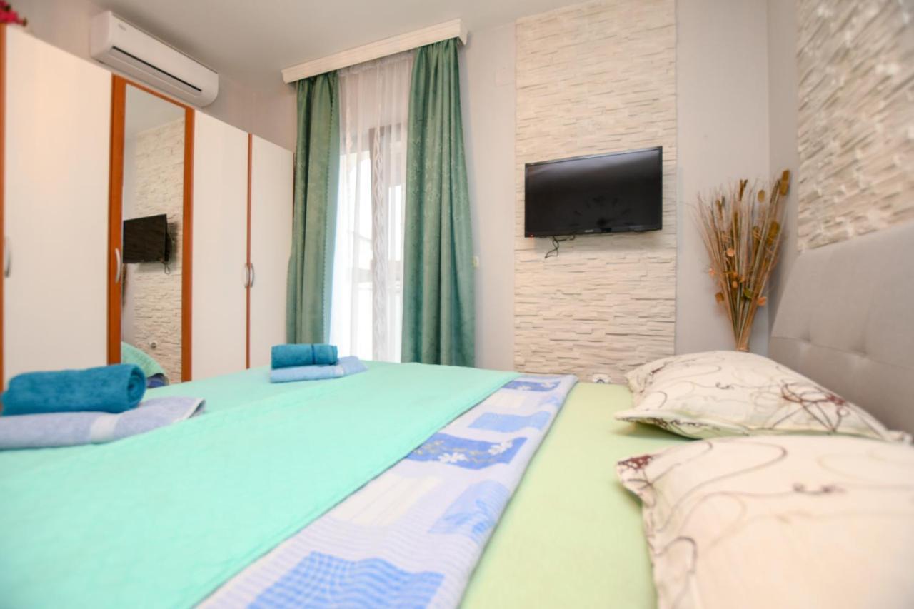 Apartment Camelia Porec Bagian luar foto