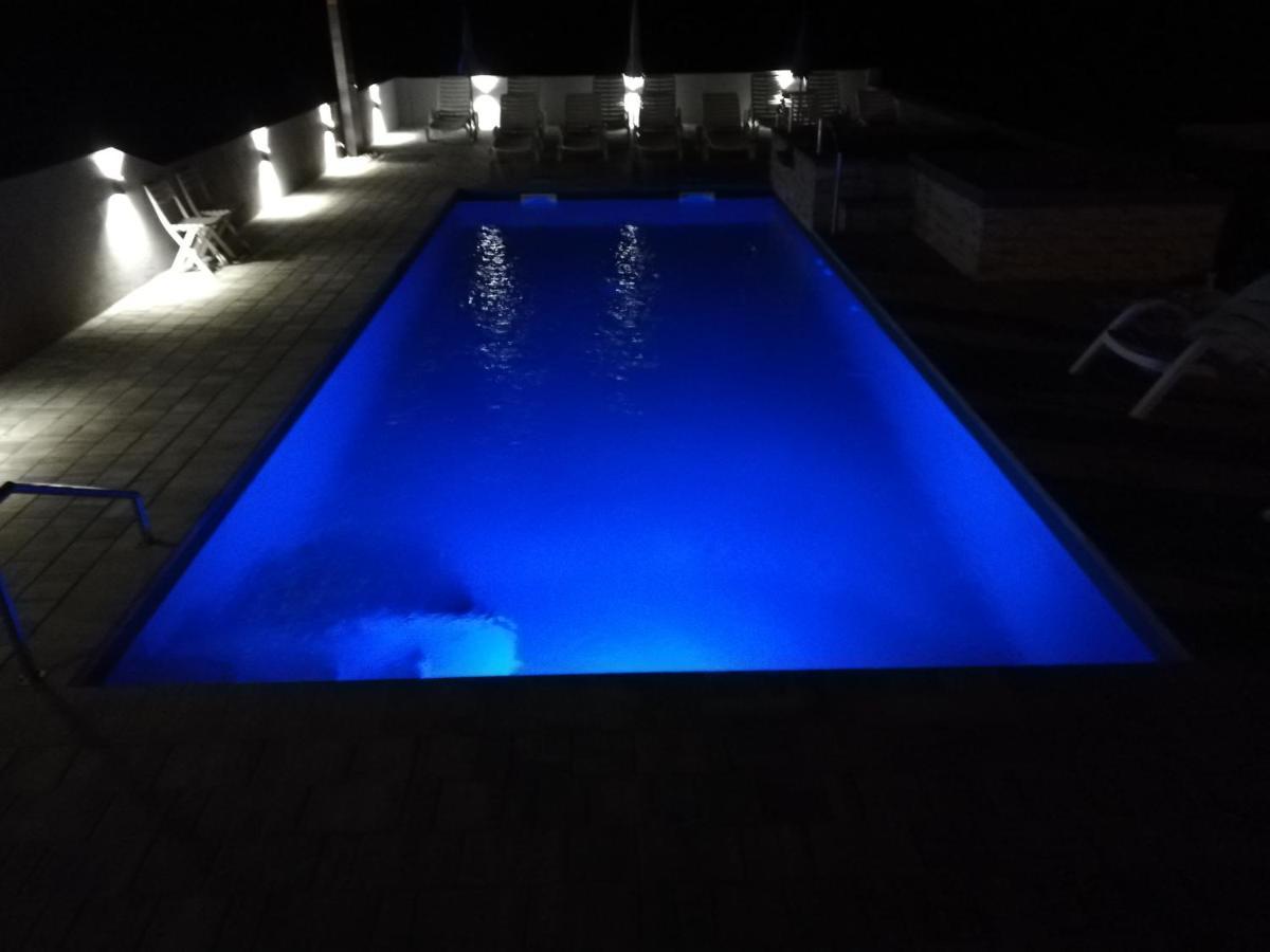 Apartment Camelia Porec Bagian luar foto