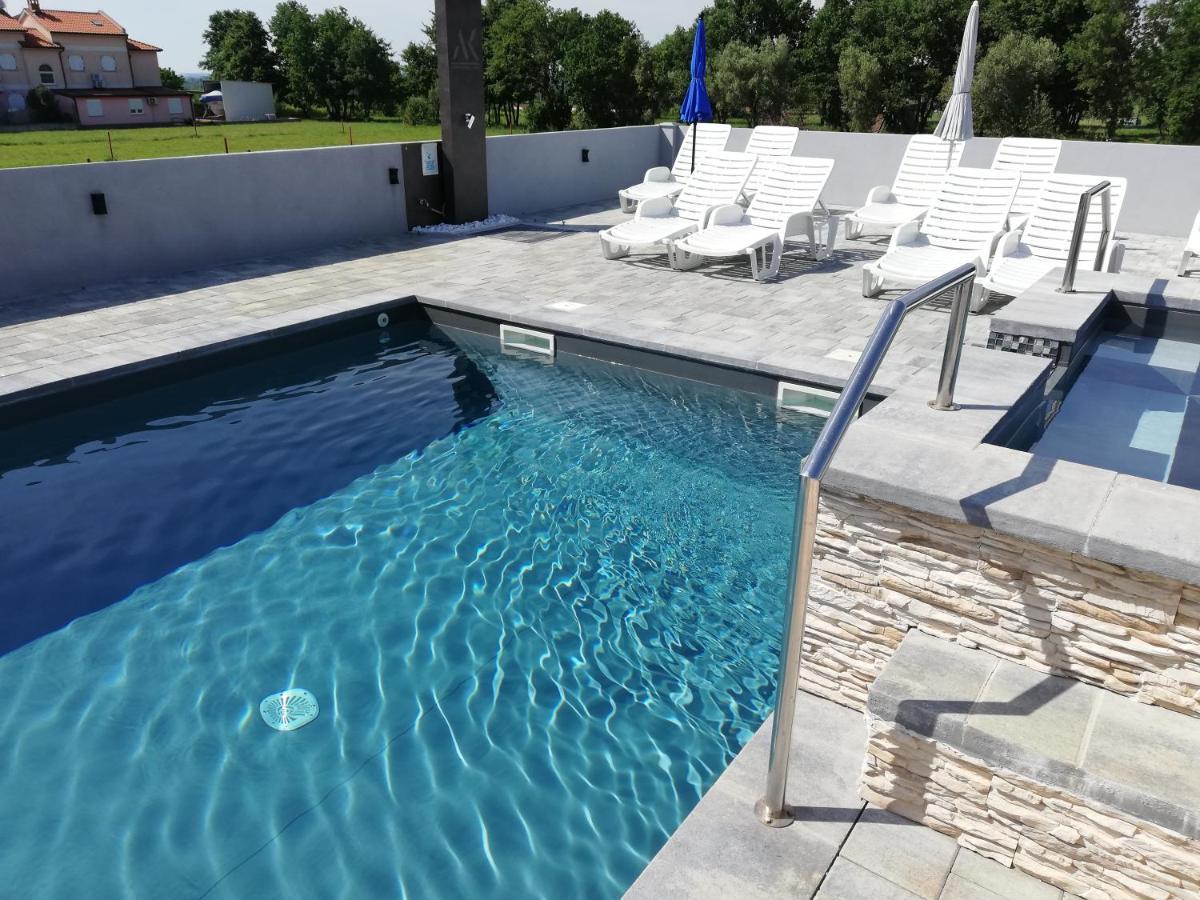 Apartment Camelia Porec Bagian luar foto