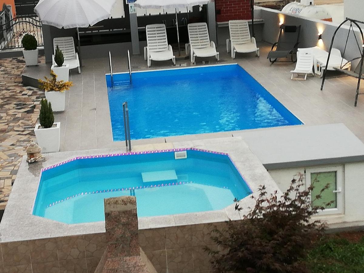 Apartment Camelia Porec Bagian luar foto