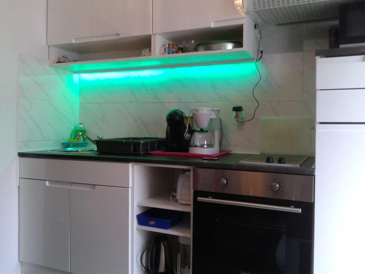 Apartment Camelia Porec Bagian luar foto